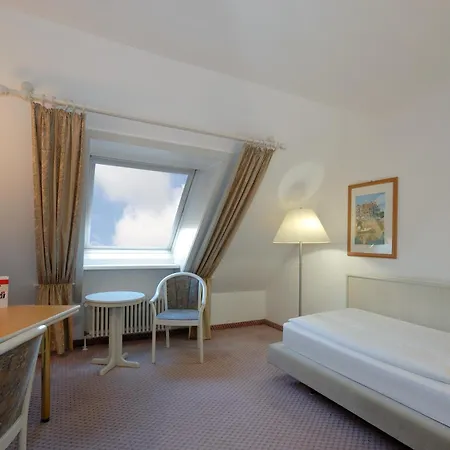 Stuttgart By Tulip Отель Зиндельфинген