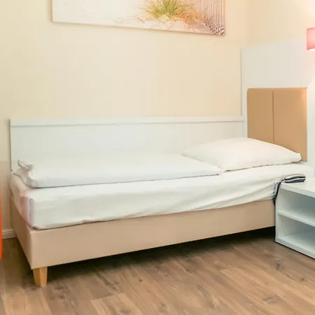 Stuttgart By Tulip 3* Зиндельфинген