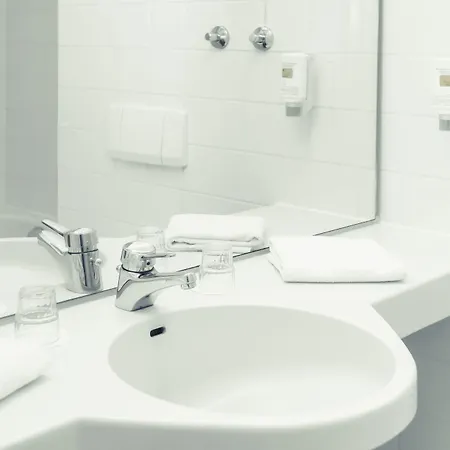 Stuttgart By Tulip 3* Зиндельфинген