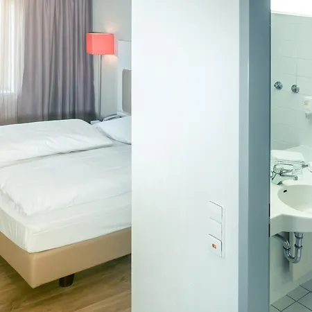 Stuttgart By Tulip Hotell 3*